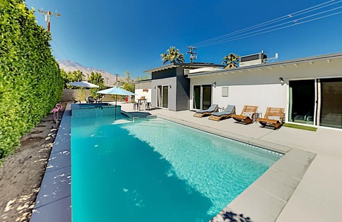 Palm Springs House | Camino Parocela Charms