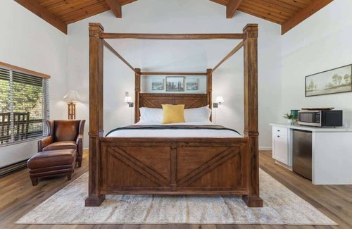 Camp Nelson Hotel | Camp Nelson Lodge Room 10