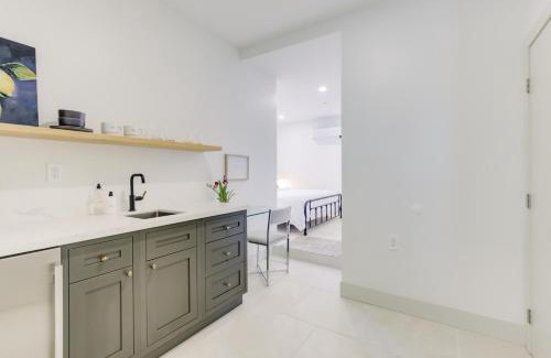 Upper East Apartment | Casa Valerio - Boutique Suites in Downtown Santa Barbara