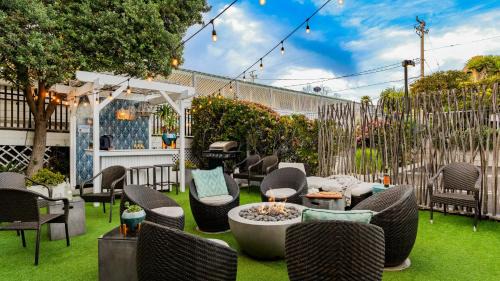 Cayucos House | Cayucos Duo 2 Bungalows w Views Lounge Space Pet Friendly