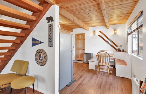Sugarloaf Cabin | Cedar Chalet- Sugarloaf Retreat w/Hot Tub