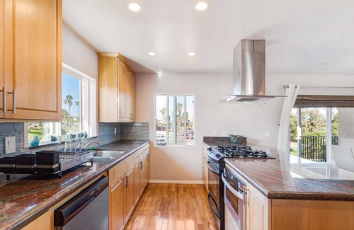 Point Loma Heights House | Central Modern Home, 5 Bedrooms, 3 Bathrooms. Bright&Spacious Open Floor Plan.
