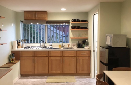 Silver Lake Apartment | ✷Central & Private✷ Silverlake Studio with Modern Zen Atmosphere