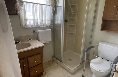 Sawtelle Bed & Breakfast | Centrally located Cozy Santa Monica haven with backyard and parking!