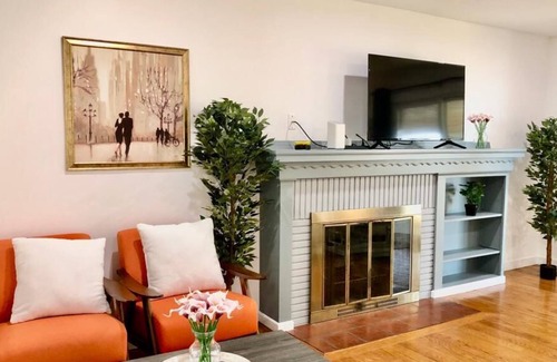 Ashland House | Charming 1BR w/ AC, Covered Deck & Outdoor BBQ
