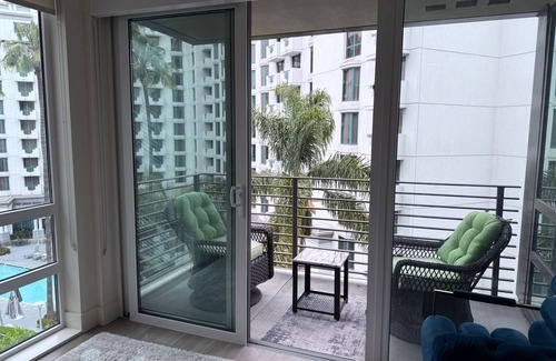 Costa Mesa Apartment | Charming 2-bedroom apartment with WiFi, fitness room in fabulous Costa Mesa