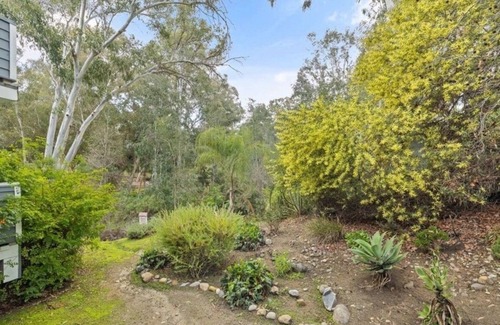Lake Forest Condo | Charming 2-bedroom condo in peaceful Lake Forest, 1414ft, Good location