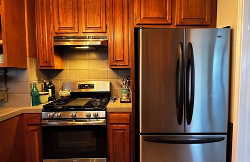 Martinez House | Charming 3-bedroom house in Martinez with fast WiFi and Beautiful backyard