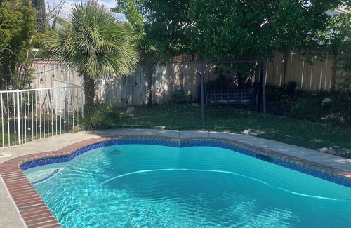 Palmdale House | Charming 3-bedroom house in terrific Palmdale with WiFi, AC