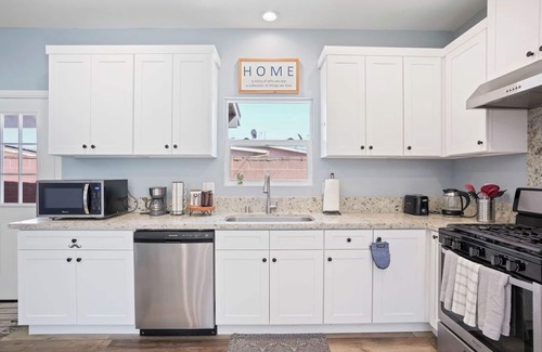 Garden Grove House | Charming 3-bedrooms house close to Disneyland