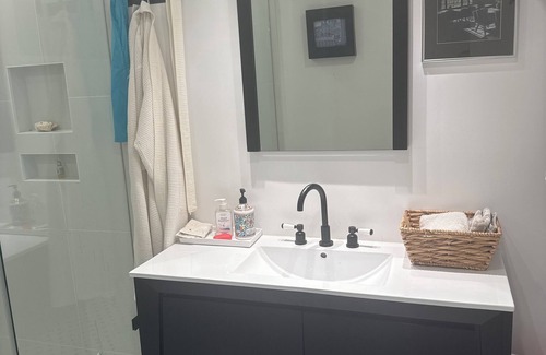 Lake Balboa House | Charming 3-bedroom house in fabulous Los Angeles with WiFi, AC