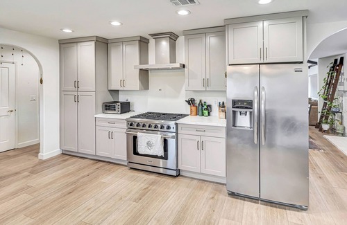 Lake Balboa House | Charming 3-bedroom with a fitness area welcoming Lake Balboa, Los Angeles