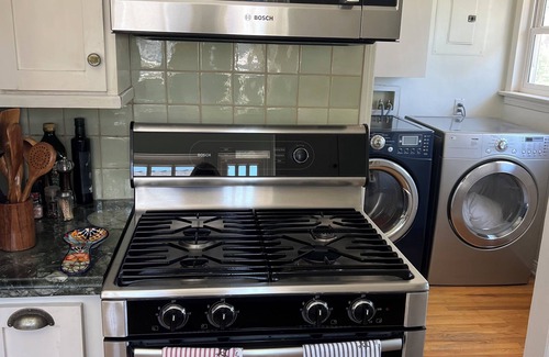 Sherman Oaks House | Charming 3-bedroom house in gorgeous Los Angeles with WiFi, AC