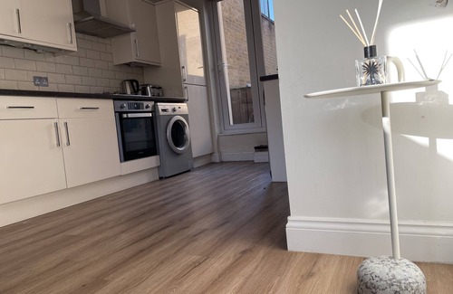 Camden Town House | Charming Camden Split level home in Central London