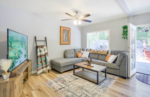 Crestline House | Charming Crestline Home: 1 Mi to Lake Gregory!