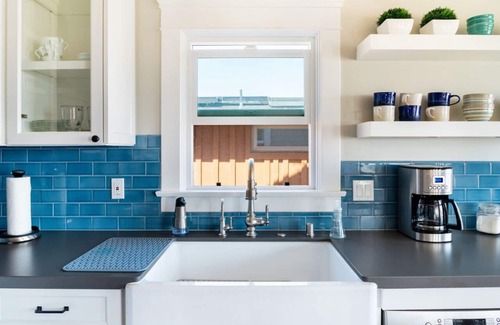 Roseville - Fleet Ridge House | Charming Historic Home with Amazing Views of San Diego Bay