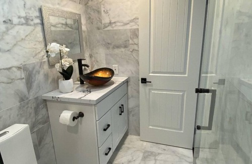 Fountain Valley House | Cheerful remodel private bedroom near beaches and hospital