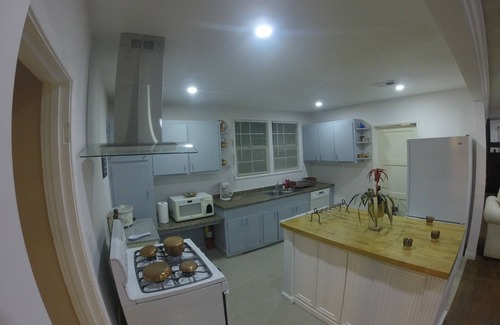 Harbor House | Cheerful Spacious Accessible House