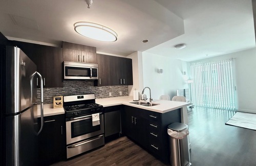 Wilshire Center Apartment | Chic modern apartment with AC, WiFi, fitness room in fabulous LA Koreatown