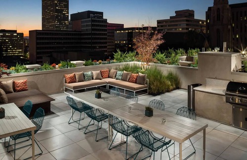 Wilshire Center Apartment | Chic modern apartment with AC, WiFi, fitness room in fabulous LA Koreatown