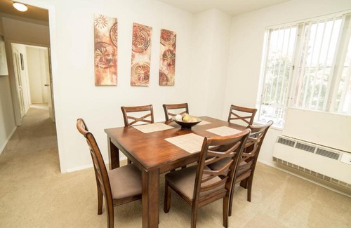 La Brea Apartment | Chic Private 2 bedroom Condo near the Grove