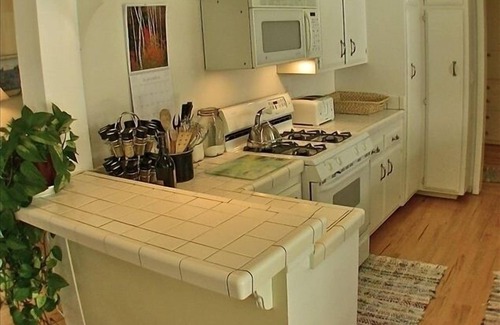 Beach Barber Tract House | Classic La Jolla Beach Home.Pet Friendly! 5 Stars! Outdoor Fire Pit and Heaters