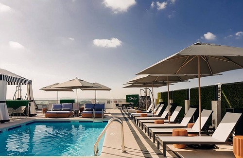 Norma Triangle Apartment | Classic Reunion at the Rooftop Poolside Bar, 4 Relaxing Units w/Balcony