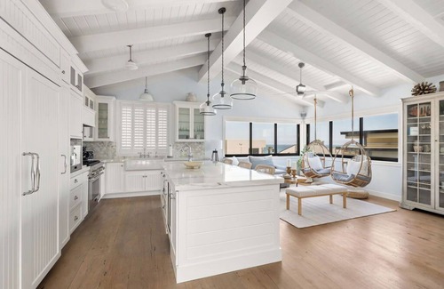 El Porto Apartment | Coastal Home | Steps to Manhattan Beach | Gym