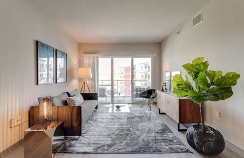 Marina del Rey Apartment | Comfy Retreat Steps To The Beach!