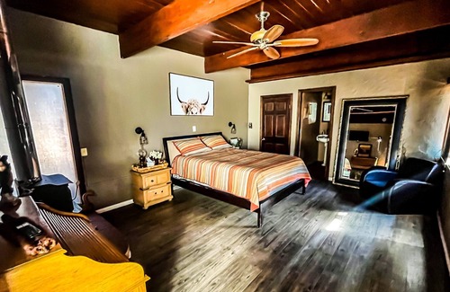 East Hemet House | Comfy Spanish style Ranch home in Hemet w/ hot tub and pool