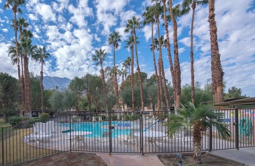 Palm Springs Condo | Condo in Gated Community! Pool/Spa 30 night min