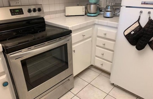 Huntington Beach Apartment | Condo with Beach Viewn