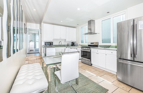 West Newport Condo | Cool Coastal Tri-Level Condo with Ocean Views! Right Side
