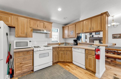 Big Bear City House | Country Club Chalet in Big Bear City