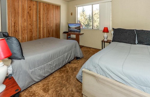 Big Bear City House | Country Cottage