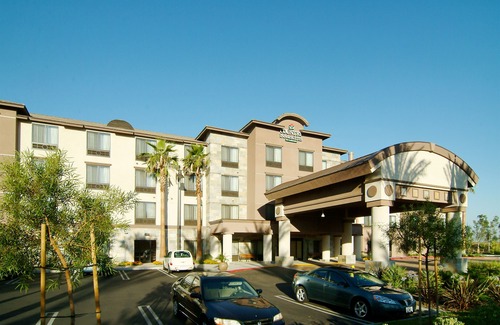 Ontario Hotel | Country Inn & Suites by Radisson, Ontario at Ontario Mills, CA