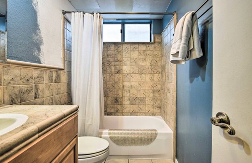Sunset Park Condo | Cozy 1 or 2 Bedroom Condo with WiFi, AC in superb Santa Monica