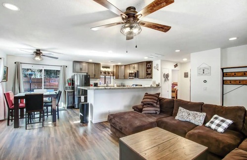 Evergreen Estates Cabin | Cozy 2-bedroom cabin with jacuzzi & fenced in yard! Close to everything!
