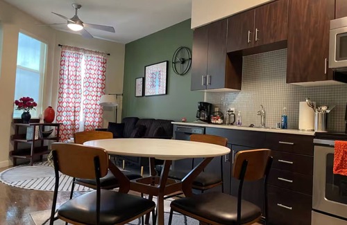Miracle Mile Apartment | Cozy and Stylish Unit in Mid-wilshire