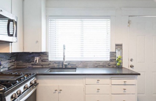 Silver Lake House | Cozy Apartment, Hilltop Sunset Boulevard