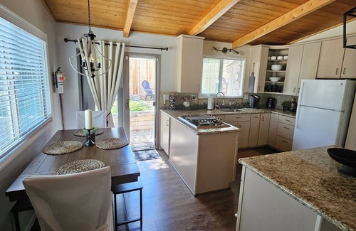 Big Bear House | Cozy, beautifully cabin steps away from hiking and minutes from Big Bear lake