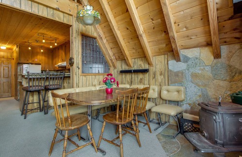 Boulder Bay Cabin | Cozy cabin close to Fisher Cove & Boulder Bay - short drive to skiing