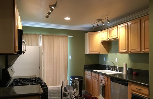 Azusa House | Cozy Family Home. Near Everything!