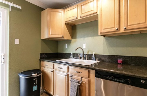 Azusa House | Cozy Family Home. Near Everything!