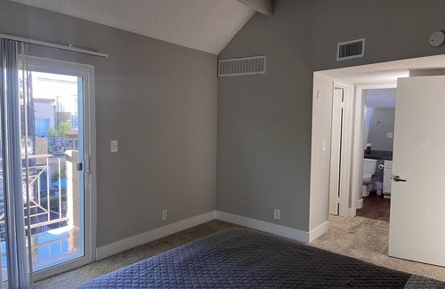 Burbank Apartment | Cozy LA Getaway. Your Home!
