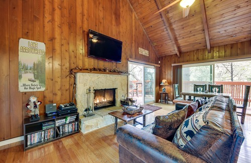 Cedar Glen Cabin | Cozy Lake Arrowhead Cabin w/ Hot Tub & Deck!