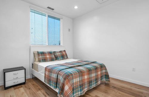 Wilshire Apartment | Cozy Oasis near Griffith Observatory