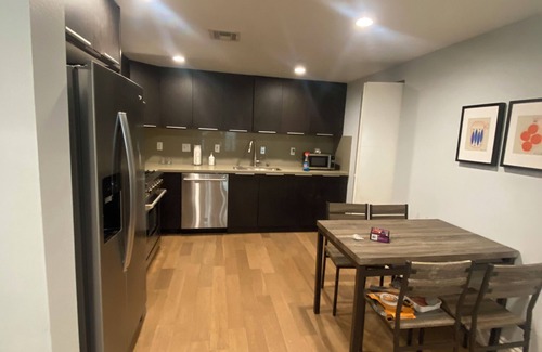 Wilshire Center Condo | Cozy Private Condo Unit DTLA/K-town