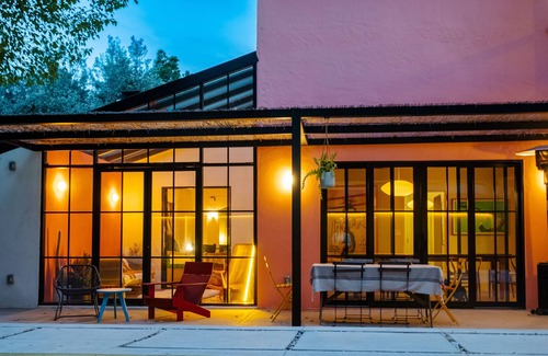 Los Feliz House | Creative Haven in Los Feliz with pool, 3B, 3.5Bath, Office + Den