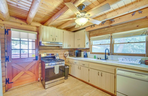 Cedarpines Park Cabin | Crestline Area Vacation Rental Cabin w/Decks!